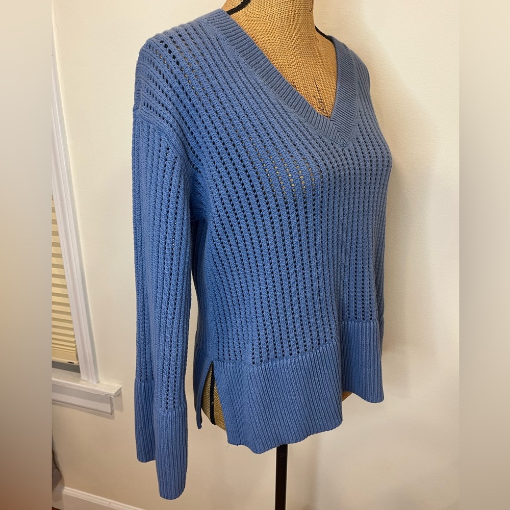 GAP 100% Cotton Relaxed Fit V-Neck Knit Sweater Blue Size Medium - Picture 4 of 11